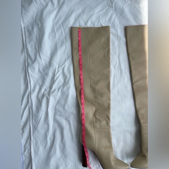 Saint Laurent Ivory Leather Pull On Boots/Booties Cream - Picture 2 of 10